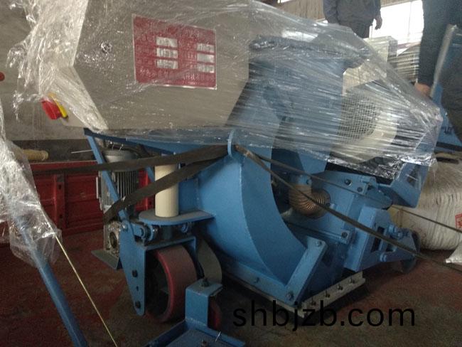 路(lu)麵抛丸機(ji)