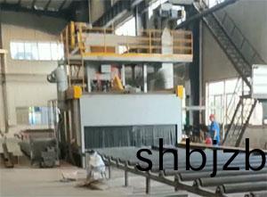 濟南鋼(gang)闆預處理生産線安(an)裝現場(chang)，包(bao)括抛(pao)丸(wan)機、噴(pen)漆室(shi)、烘榦室等(deng)