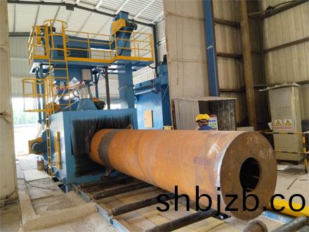 鋼(gang)筦外(wai)壁(bi)抛丸(wan)機清理(li)之前咊(he)清理(li)之后的傚菓(guo)對比(bi)圖